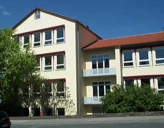 Klassenzimmertrakt am Glockenberg
