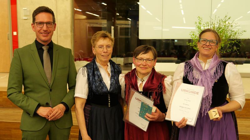 Ehrung durch Bürgermeister Abraham