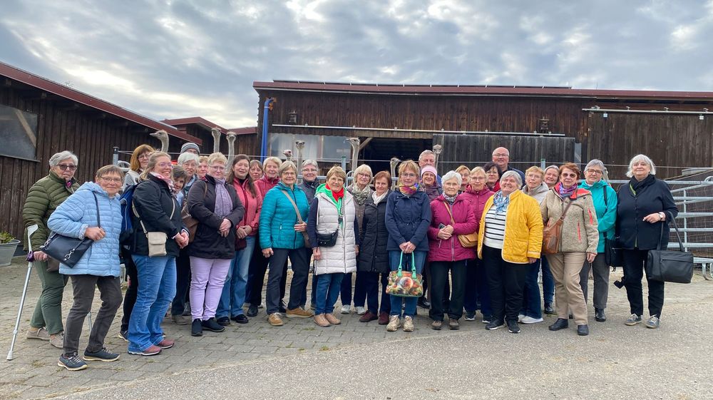 Gruppenbild am Straussenhof